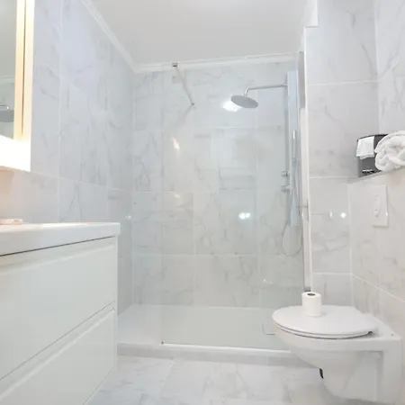 Roses Des Mers - Standing 2 Prs - Clim - Parking Apartment Antibes